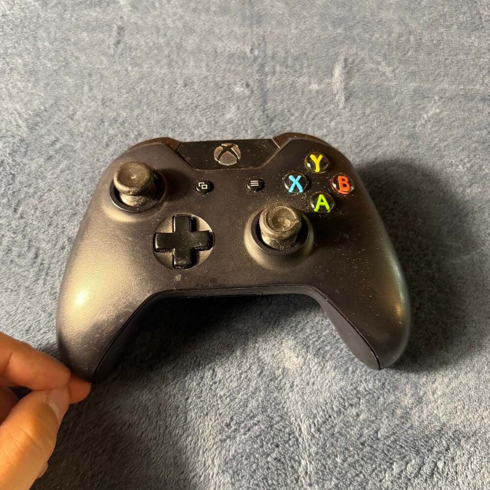 Microsoft Xbox One Wireless Controller Black Model 1537